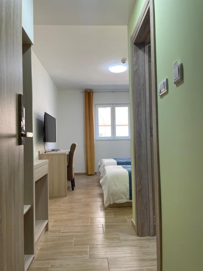 Home In Superior如家 Surčin Kültér fotó